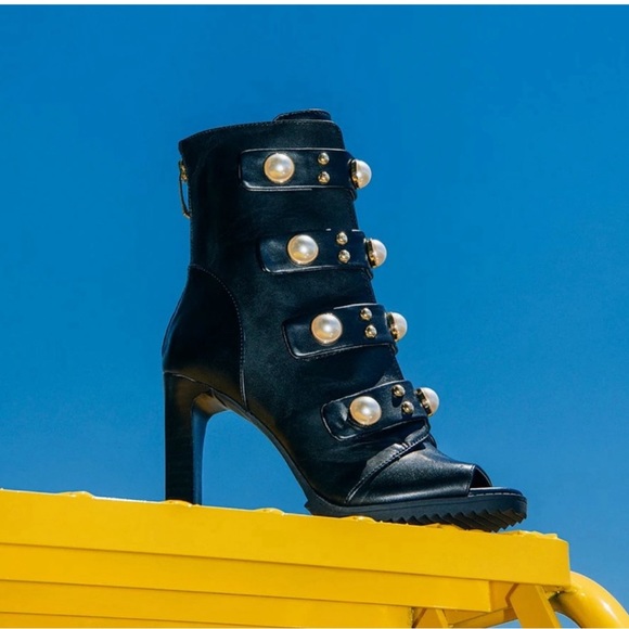 Karl Lagerfeld Brayden Heels 7.5 - Picture 1 of 3